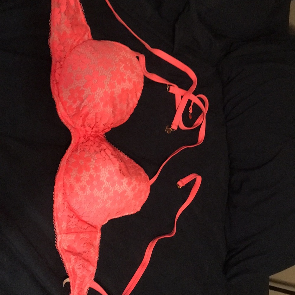 NWOT Victoria’s Secret bathing suit top